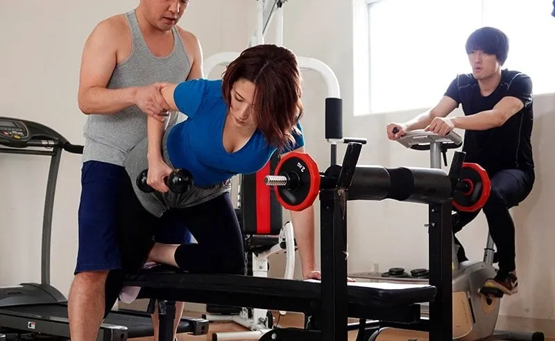 Chồng phát hiện vợ cắm sừng với huấn luyện viên thể hình